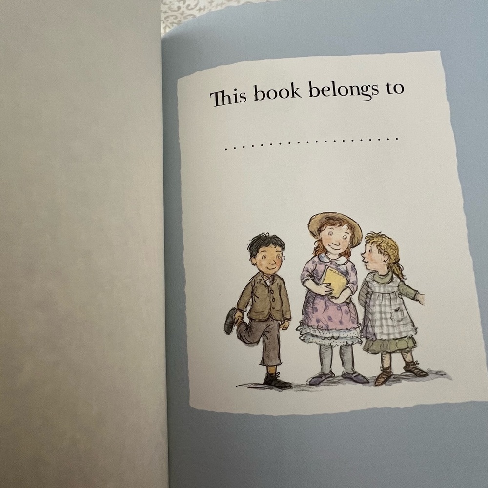 Mother Goose Treasury: A Beautiful Collection of Favorite Nursery Rhymes - Picture 2 of 12